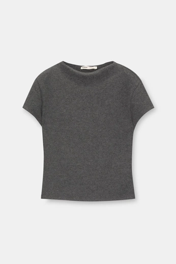 A cover of "STYLING_TESSY" cluster. The owner is feerrzpt. The cluster consists of 12 elements.