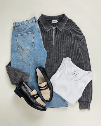 A cover of "fits" cluster. The owner is abmariesc. The cluster consists of 2 elements.