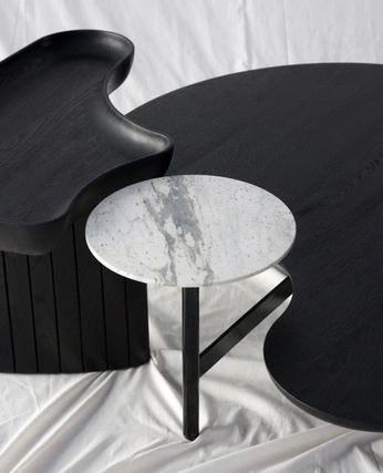 A cover of "coffee tables" cluster. The owner is rabiaati. The cluster consists of 16 elements.