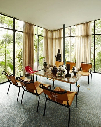 A cover of "a place to live" cluster. The owner is bertahez. The cluster consists of 89 elements.