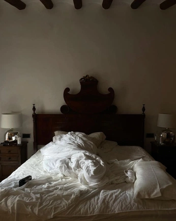 A cover of "room" cluster. The owner is bananascones. The cluster consists of 24 elements.