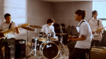 A cover of "이미지" cluster. The owner is diyall. The cluster consists of 4 elements.