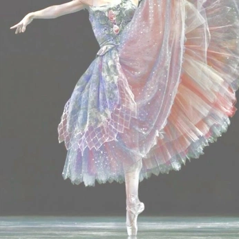 A cover of "porcelain" cluster. The owner is oddfairyfloss. The cluster consists of 68 elements.