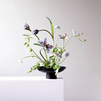 A cover of "FLOWERS" cluster. The owner is irismorrison. The cluster consists of 17 elements.