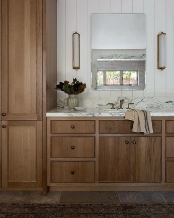 A cover of "Roscomare" cluster. The owner is cheayne. The cluster consists of 5 elements.