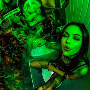 A cover of "G(ö)reEN" cluster. The owner is carlydusty. The cluster consists of 48 elements.