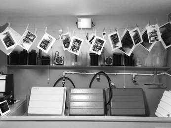 A cover of "Darkroom" cluster. The owner is keiyw. The cluster consists of 4 elements.