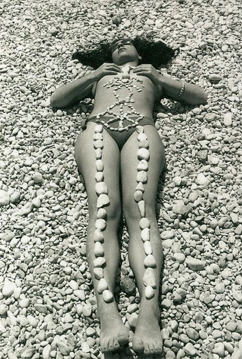 A cover of "Embodied Expanded Self" cluster. The owner is ninachin. The cluster consists of 5 elements.