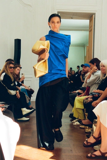 A cover of "Fashion" cluster. The owner is chris.birdy. The cluster consists of 4 elements.