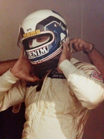 A cover of "f1" cluster. The owner is andy.film. The cluster consists of 2 elements.