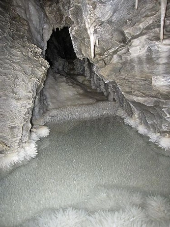 A cover of "empty things" cluster. The owner is noynoy. The cluster description is "emptiness/need to be filled". The cluster consists of 28 elements.