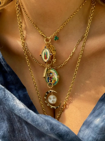 A cover of "Цацки" cluster. The owner is izsha. The cluster consists of 57 elements.