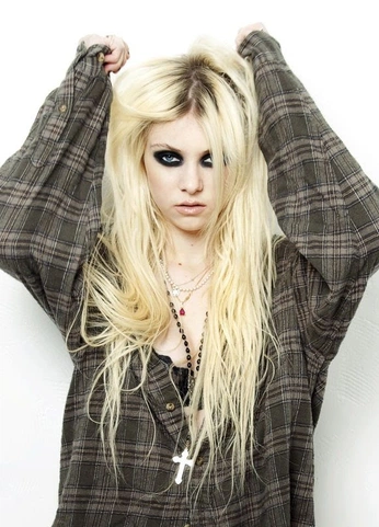 A cover of "Seela" cluster. The owner is sharkhyazinthe. The cluster consists of 8 elements.