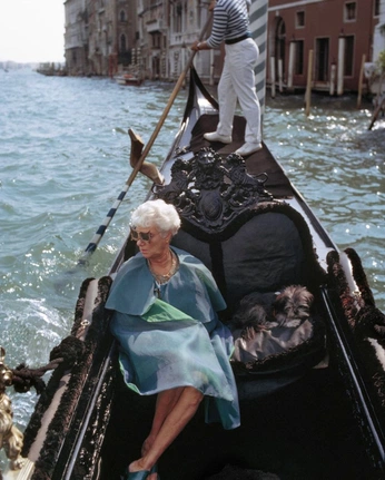 A cover of "✨Future me✨" cluster. The owner is emmy.fee. The cluster consists of 2 elements.