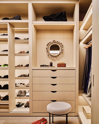 A cover of "SU closet detox" cluster. The owner is styleuncuffed. The cluster consists of 37 elements.