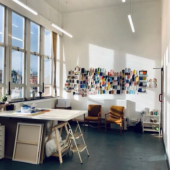 A cover of "Creation room" cluster. The owner is efraim. The cluster consists of 5 elements.