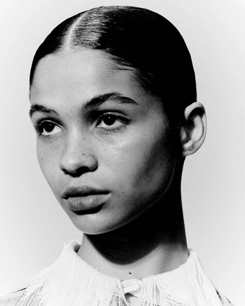 A cover of "Nooru" cluster. The owner is jumandyguitarra. The cluster consists of 21 elements.