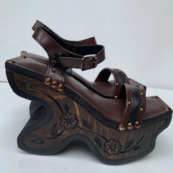 A cover of "bury me in clothes" cluster. The owner is liyv. The cluster consists of 2453 elements.