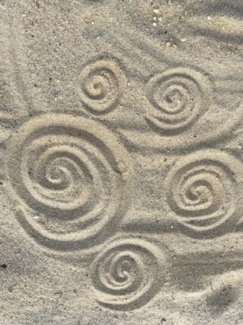 A cover of "BM" cluster. The owner is beatriiizzzzz. The cluster consists of 8 elements.