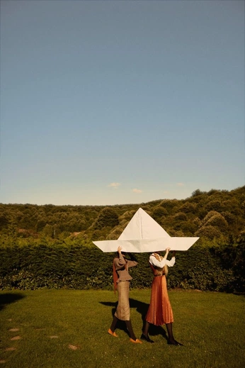 A cover of "New Amazon Concept" cluster. The owner is natcha19. The cluster consists of 20 elements.