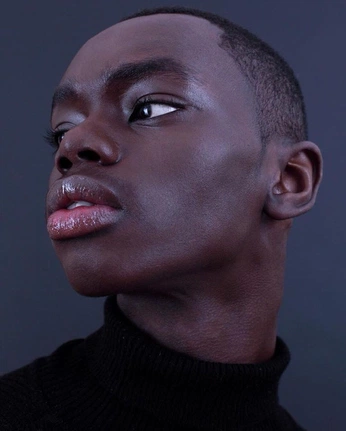 A cover of "Portrair" cluster. The owner is alars. The cluster consists of 22 elements.