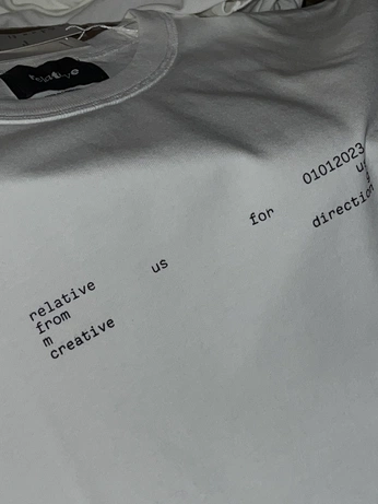 A cover of "FEEL" cluster. The owner is beadelrosario. The cluster consists of 16 elements.