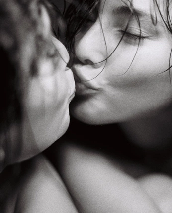 A cover of "Love" cluster. The owner is finja123. The cluster consists of 11 elements.