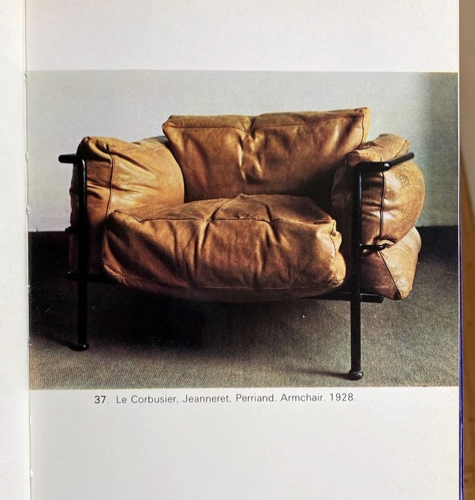 An Instagram  post added by maisondule on Oct 03, 2023. The author is @maisondule. May present: loveseat, le corbusier, designer: furniture, 1929, furniture, brown, couch.
