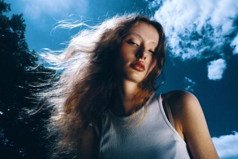 A cover of "OUTDOOR INSPO" cluster. The owner is juliangigola. The cluster consists of 88 elements.