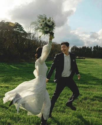 A cover of "Moodboard engagement" cluster. The owner is fckurculture. The cluster consists of 37 elements.