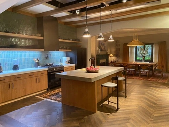 A cover of "House" cluster. The owner is dawnstudios. The cluster consists of 5 elements.