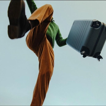 A cover of "carry on" cluster. The owner is bluepleyade. The cluster consists of 11 elements.