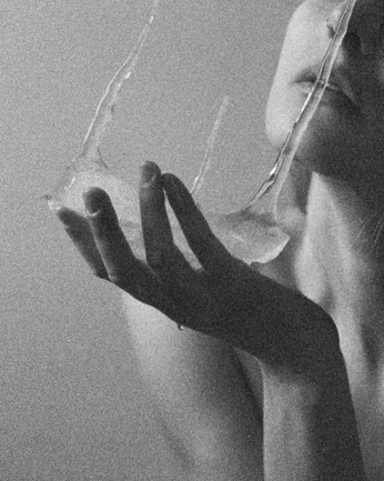 A cover of "Whispers In Glass" cluster. The owner is vryheid. The cluster consists of 7 elements.