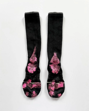 A cover of "visible mending" cluster. The owner is hellojul5es. The cluster consists of 2 elements.