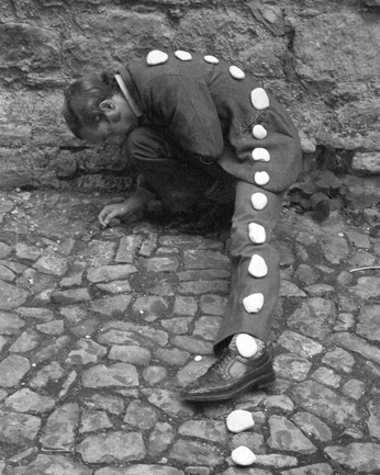 A cover of "black and white" cluster. The owner is polol. The cluster consists of 12 elements.