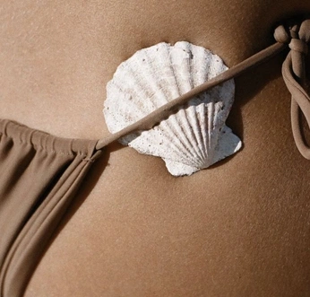 A cover of "Photo: Beach" cluster. The owner is earlyclara. The cluster consists of 12 elements.