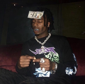 A cover of "Sh¡t" cluster. The owner is davvvvvid. The cluster consists of 13 elements.