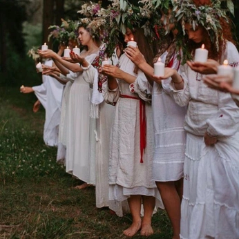 A cover of "g: saltburnt - the flock" cluster. The owner is cassiline. The cluster consists of 96 elements.