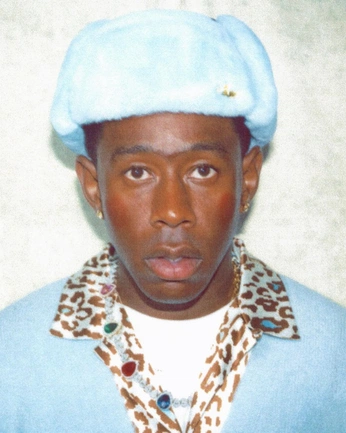 A cover of "alexender" cluster. The owner is radioaby. The cluster consists of 108 elements.