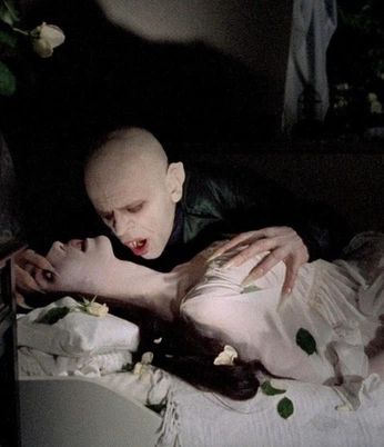 A cover of "nosferatu" cluster. The owner is mamadame. The cluster consists of 3 elements.