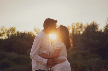 A cover of "Pregnancy photography" cluster. The owner is karenreca. The cluster consists of 37 elements.