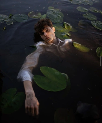 A cover of "男模帅哥" cluster. The owner is conze. The cluster consists of 59 elements.