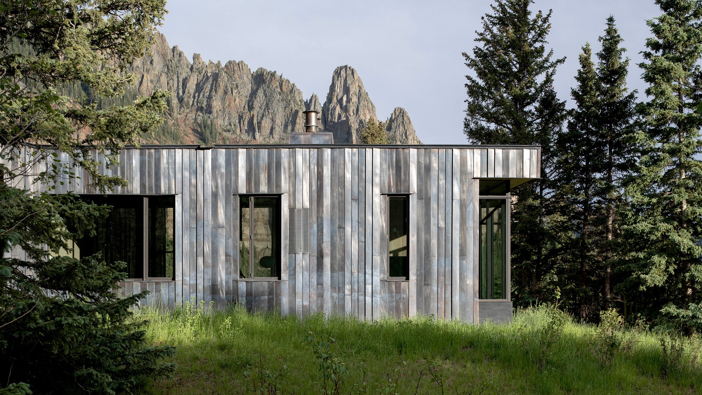 The DNA Alpine House in Colorado, designed by CCY Architects. Photo by Draper White.