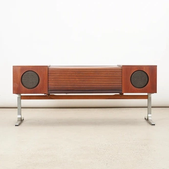 A cover of "Interior inspo" cluster. The owner is tamiry. The cluster consists of 4 elements.