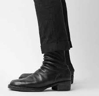 A cover of "Fits&Shitz 24’" cluster. The owner is seb.ceo. The cluster consists of 1 element.