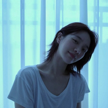 A cover of "Park Gyu-young" cluster. The owner is squidgame4ever. The cluster consists of 39 elements.