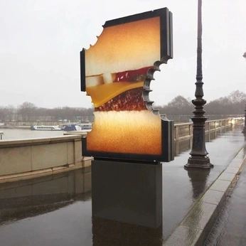 A cover of "Mayo. Hellmans" cluster. The owner is tembo.studios. The cluster consists of 2 elements.