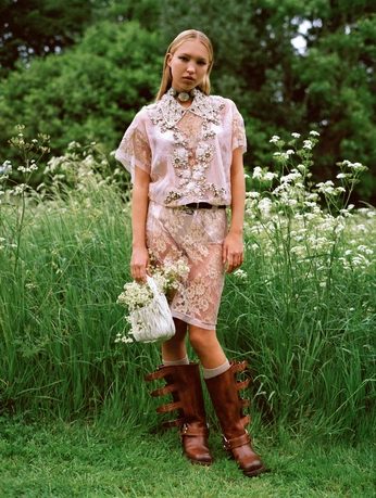 A cover of "countryside" cluster. The owner is tiannabell. The cluster consists of 135 elements.