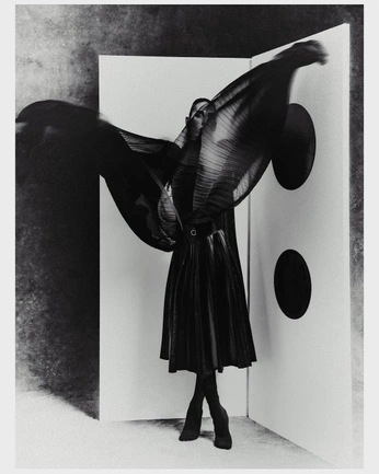 A cover of "Photoshoot" cluster. The owner is zunza. The cluster consists of 2 elements.