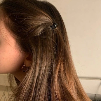 A cover of "downtown girl" cluster. The owner is hibwyaoy. The cluster consists of 73 elements.